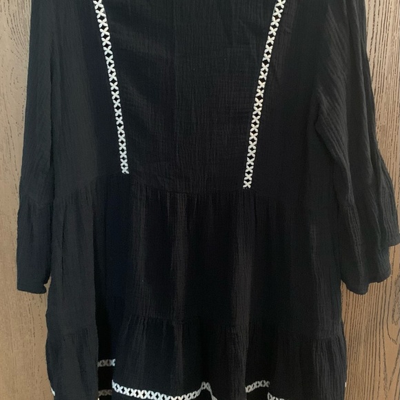 Elegant Black Women's Mini Dress - Picture 2 of 7